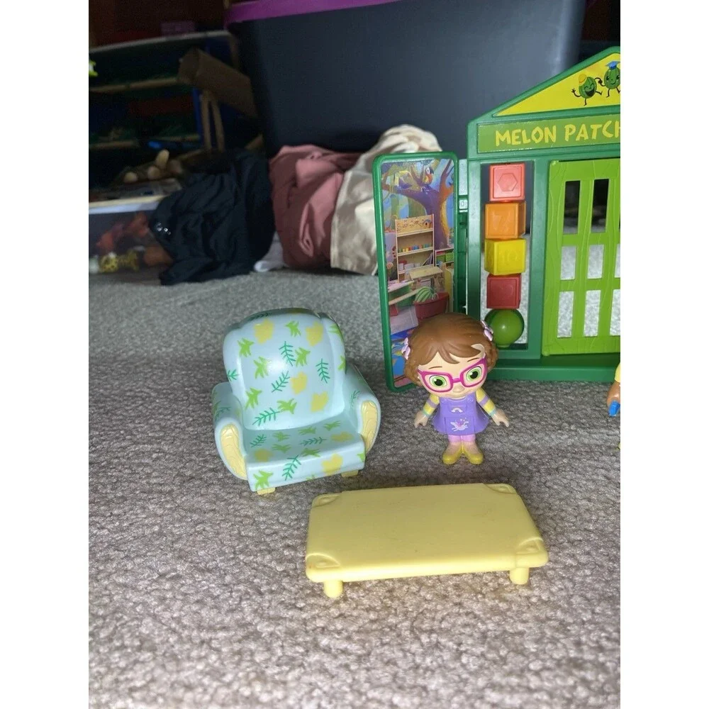 Cocomelon School Time Deluxe Playtime Set JJ Bella Ms. Appleberry Melon Patch